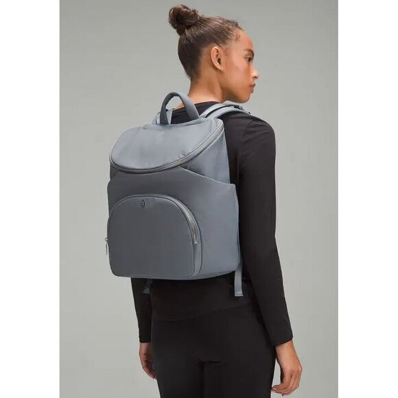 Lululemon Women's New Parent Backpack 17L Asphalt Gray Silver OS - Picture 1 of 16